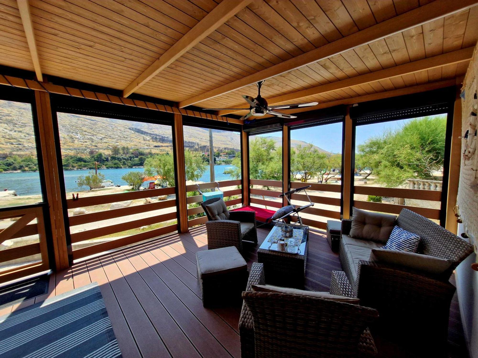 Luxmobil Holiday home Grebastica